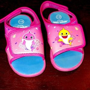 Baby Shark pink Velcro sandals 7/8C